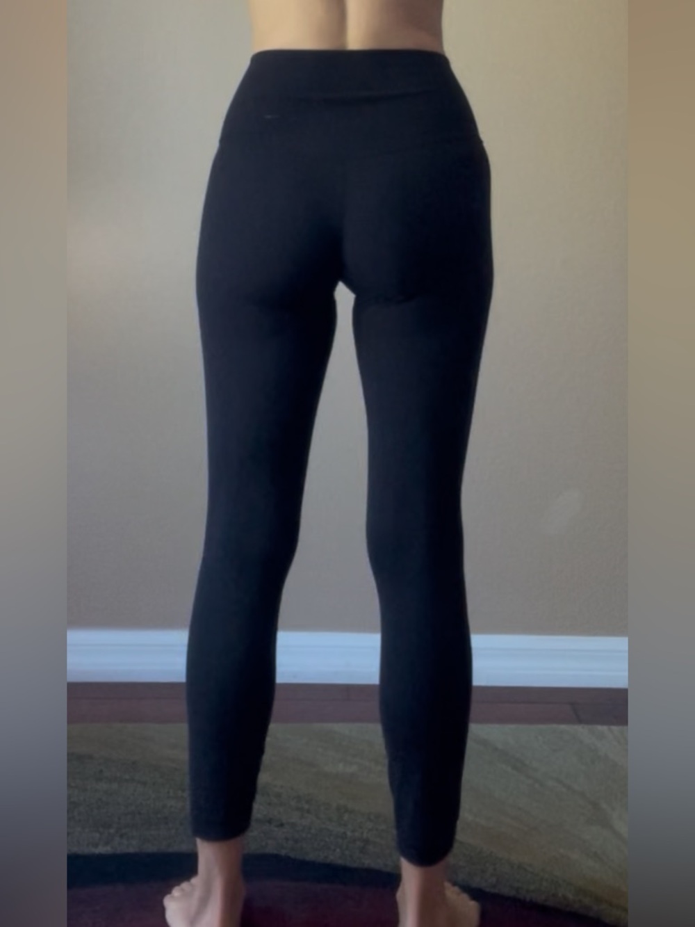 Lululemon High-Waist Black full length hidden waist pocket Yoga Leggings size 6